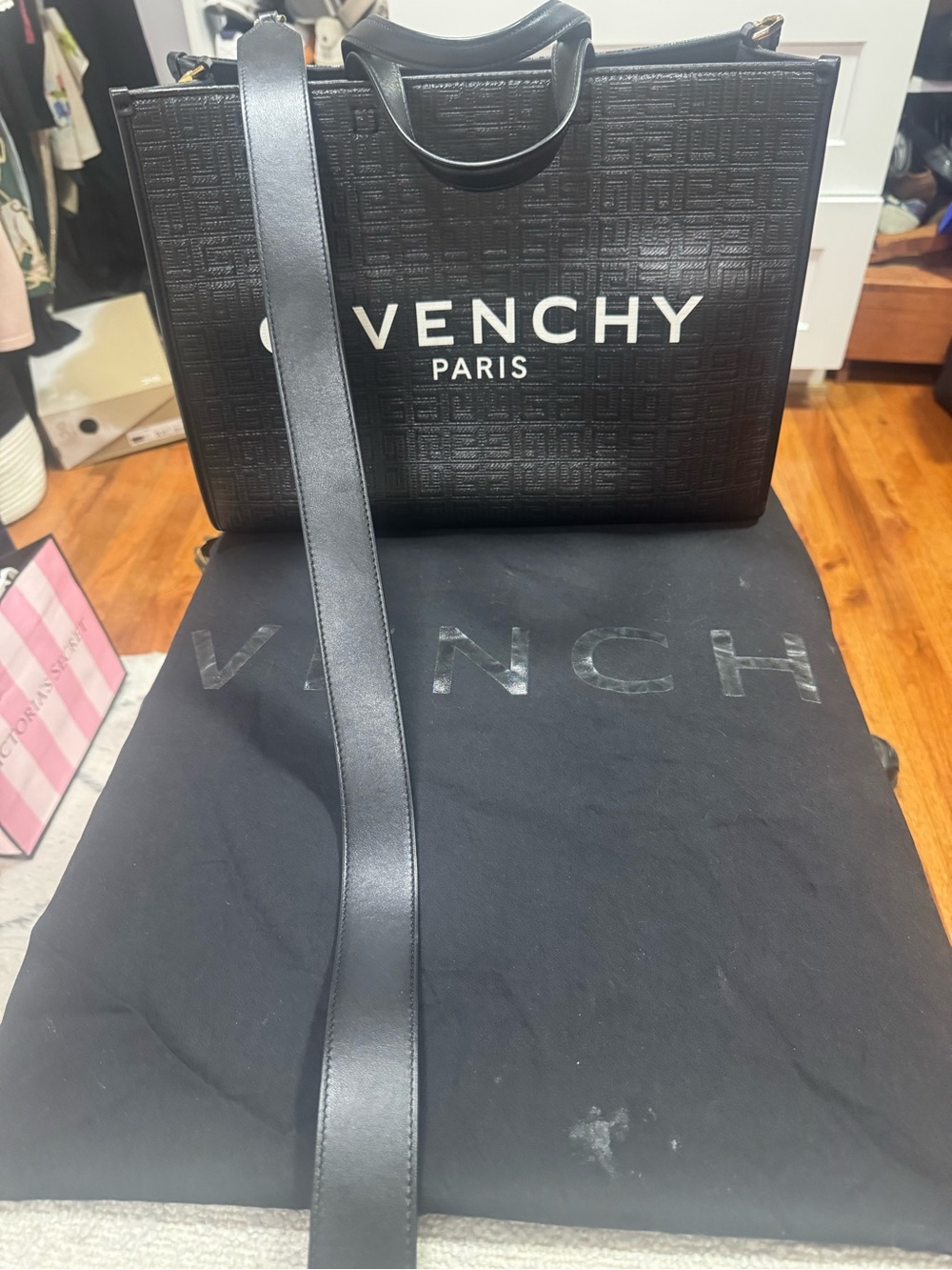 Givenchy Bond Large Black 4G Embossed Leather Tote Logo Bag Authentic - Picture 5 of 8